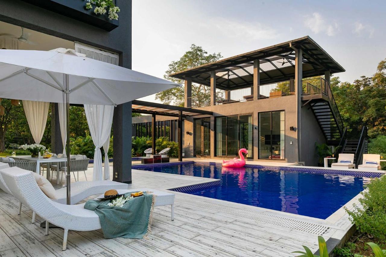 Stayvista At The Charcoal Villa Luxury Collection Alībāg Zewnętrze zdjęcie