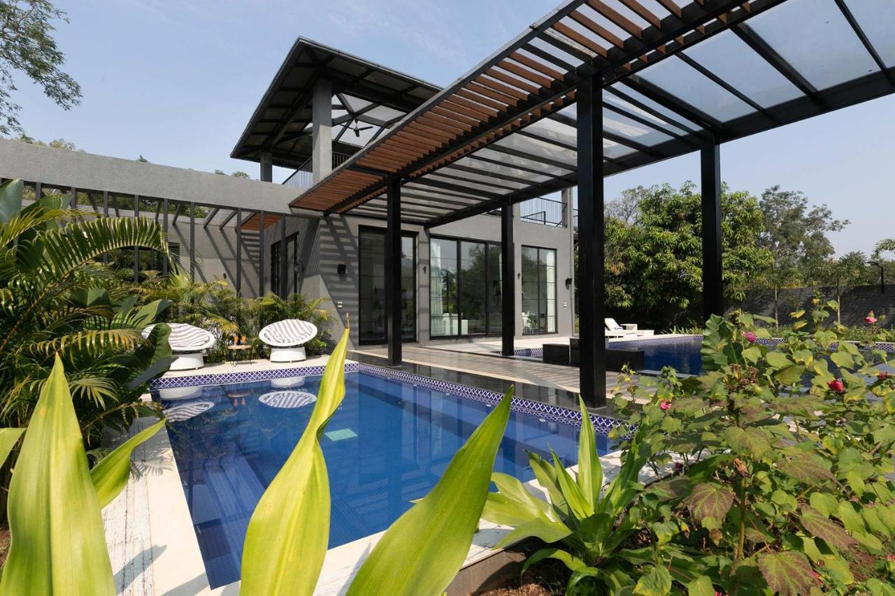 Stayvista At The Charcoal Villa Luxury Collection Alībāg Zewnętrze zdjęcie