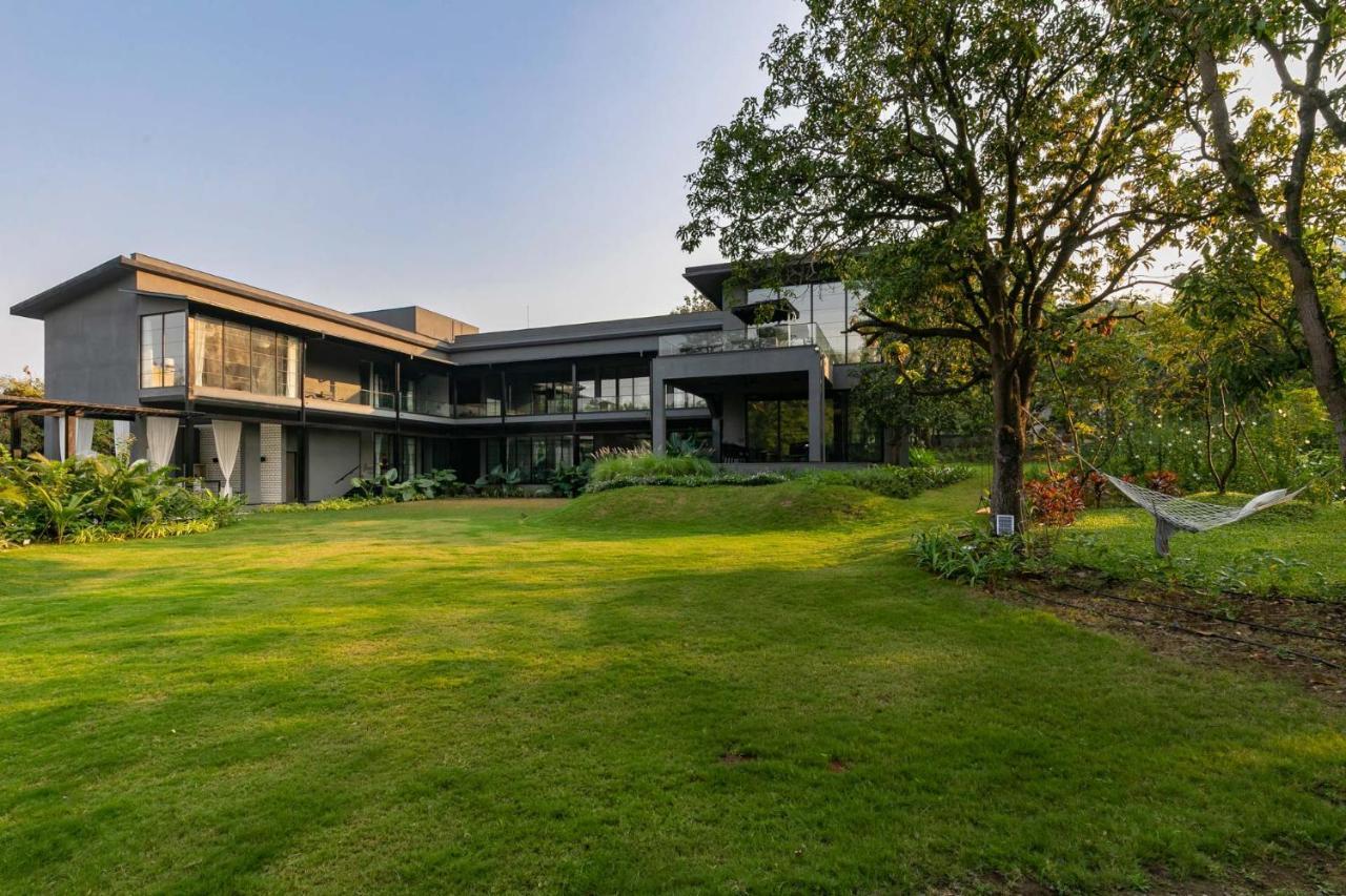 Stayvista At The Charcoal Villa Luxury Collection Alībāg Zewnętrze zdjęcie